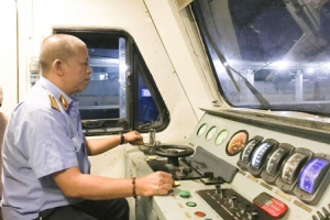 Nguy cơ đường sắt Việt Nam dừng chạy tàu: Bài 1: “Tôi thấy tôi thương những con tàu…”