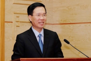 Trưởng ban Tuyên giáo Trung ương thăm chúc mừng cán bộ ngành y tế nhân ngày 27/2