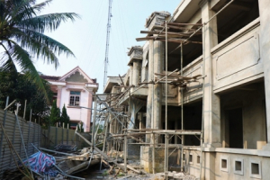 Hà Tĩnh: Sập mái giàn giáo, một người tử vong