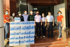 Hà Tĩnh: Giáo viên huyện miền núi Hương Sơn xung kích tình nguyện tại những khu cách ly