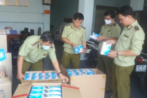 Liên tiếp bắt giữ hơn 300.000 khẩu trang y tế xuất lậu qua Lào, Campuchia