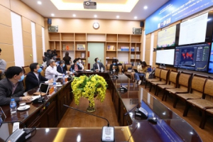 Đất nước - Chỗ dựa vững chắc cho những ‘chiến sĩ’ tuyến đầu chống dịch