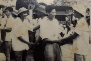 Mùa thu tháng Tám, cảm nhận về một thế hệ sinh viên cầm súng