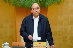 Thủ tướng: Hỗ trợ người dân miền Trung dựng lại nhà cửa, đưa con em sớm đến trường