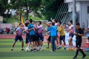 FC Doanh nghiệp và Thương Hiệu hiên ngang bước vào vòng bán kết.