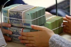 Doanh nghiệp ồ ạt gửi tiền vào hệ thống ngân hàng
