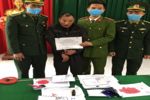 Bắt người đàn ông vận chuyển gần 400 viên hồng phiến