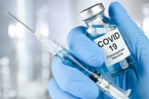 Ngày 14/1, Việt Nam tiêm mũi 2 vắc xin COVID-19 liều 25mcg cho 3 người tình nguyện
