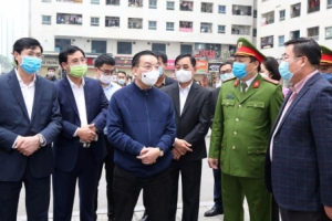 Hà Nội: “Đi từng ngõ, gõ từng nhà” để chống dịch