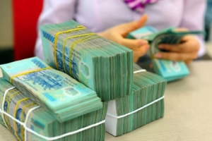 Giảm lãi suất: Thấy bở thì đào...