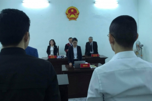 Xét xử vụ nợ xấu Hoàng Cung tại TP Huế: Động thái khó hiểu...