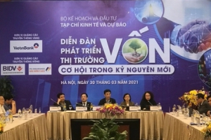 Vì đâu tiền ào ạt chảy vào chứng khoán, BĐS bất chấp kênh ngân hàng vẫn hút vốn đều?