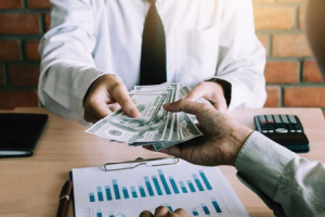 Tăng cường vay vốn quốc tế: Đòn bẩy sinh lãi