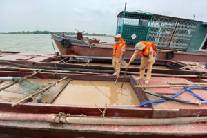 Ninh Bình: Tăng cường tuần tra, kiểm soát và xử lý nghiêm các đối tượng khai thác cát trái phép trên  tuyến sông Đáy