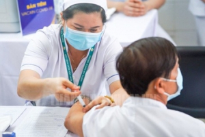 'Hai mũi giáp công' để sản xuất vaccine COVID-19 tại Việt Nam