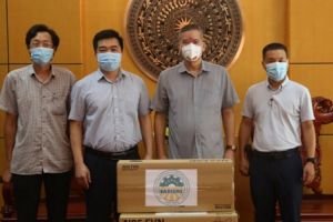 Hiệp hội VARISME trao tặng khẩu trang y tế N95 đến Viện Sốt rét – Ký sinh trùng – Côn trùng Trung ương