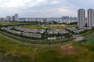 'Mua cổ phiếu bất động sản đừng chỉ nhìn vào lợi nhuận doanh nghiệp'