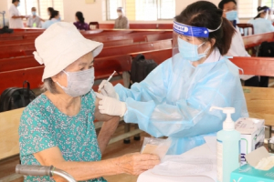 Dốc toàn lực, hoàn thành tiêm vaccine càng sớm càng tốt