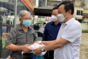 Quận Đống Đa: Phát huy tinh thần đoàn kết sẻ chia "không để ai bị bỏ lại phía sau" 