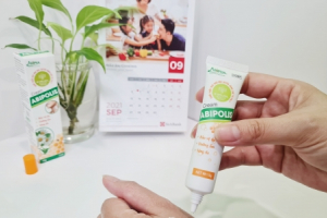 Kem bôi keo ong ABIPOLIS – dưỡng da, cải thiện làn da tổn thương