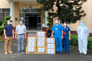 SACA tặng hàng ngàn túi thuốc điều trị cho F0