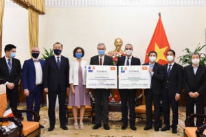 Tiếp nhận 1,5 triệu liều AstraZeneca do Pháp và Italy trao tặng