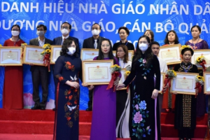 Một cô giáo Trường THPT Pleiku được tuyên dương “Nhà giáo tiêu biểu toàn quốc”   