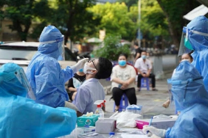 Phong tỏa tạm thời 3 công ty có công nhân test nhanh dương tính virus Sars - CoV - 2