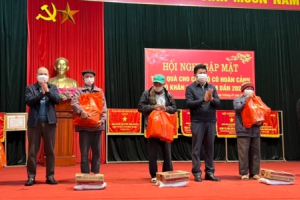 Tết sẻ chia – trao tặng yêu thương