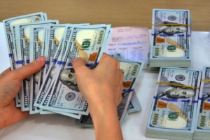 Chuyển tiền để giải ngân vốn đầu tư nước ngoài, bị lừa hơn 2 tỷ đồng