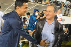 Bầu Đức tặng 12.000 vé mời khán giả xem trận HAGL gặp Sydney FC