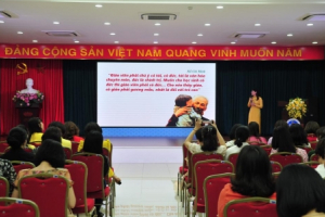 Chung khảo xét duyệt giải thưởng Nhà giáo Hoàn Kiếm tâm huyết, sáng tạo
