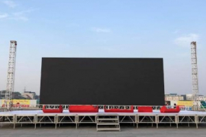 Huyện Mê Linh lắp màn hình LED cỡ lớn phục vụ Nhân dân xem chung kết bóng đá tại SEA Games 31