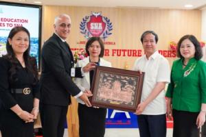 Bộ trưởng Bộ GD & ĐT Nguyễn Kim Sơn thăm Trường Quốc tế Bắc Mỹ