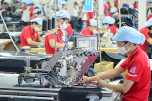 Xuất khẩu tiếp tục vượt khó