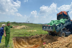 Hà Tĩnh: Phát hiện hơn 1 tấn mỡ động vật được cất giấu trong nhà dân
