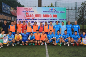 Giao hữu bóng đá chào mừng 40 năm ngày Nhà giáo Việt Nam