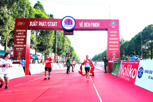 Vô địch SEA Games về nhất cự ly 42 km Cúp Sâm Ngọc Linh Kon Tum K5   