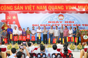 Tinh thần đại đoàn kết không chỉ có một ngày hội mà "tinh thần này thể hiện hàng ngày, hàng giờ...