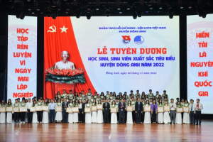 Huyện Đông Anh: Khen thưởng cho gần 100 học sinh, sinh viên xuất sắc, tiêu biểu năm 2022