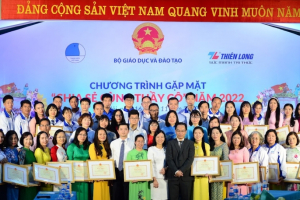 Bộ GD&ĐT gặp mặt giáo viên tiêu biểu trong chương trình “Chia sẻ cùng thầy cô” năm 2022
