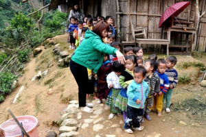 Hỗ trợ phát triển giáo dục mầm non vùng khó khăn