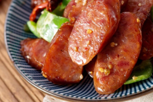 Lạp xưởng, hương vị thân thương ngày Tết quê nhà