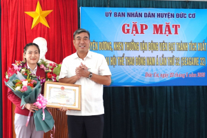 ubnd-huyen-duc-co-tuyen-duong-khen-thuong-nha-vo-dich-sea-games-32