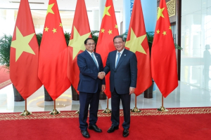 phat-trien-quan-he-voi-trung-quoc-la-lua-chon-chien-luoc-va-uu-tien-hang-dau-trong-chinh-sach-doi-ngoai-cua-viet-nam-232937837
