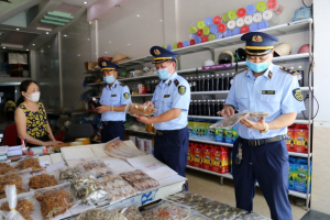 Hội thảo “Chống buôn lậu, gian lận thương mại và hàng giả đối với nhóm mặt hàng: Dược phẩm, Mỹ phẩm và thực phẩm chức năng