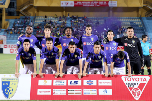 Doanh nghiệp bỏ chạy khỏi V-League: Tại CĐV?