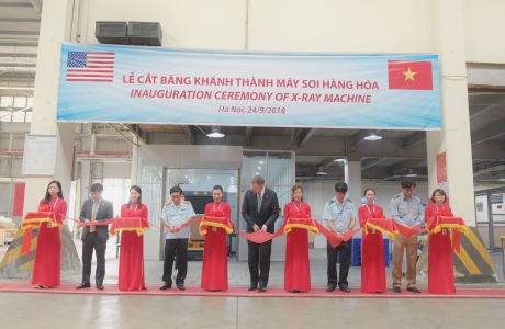 Hoa Kỳ tài trợ máy soi gần 200.000USD cho Hải quan Nội Bài