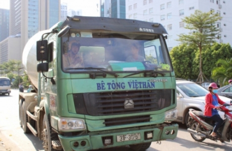 Xe bê tông Việt Hàn hết hạn đăng kiểm vẫn ‘tung hoành ngang dọc’