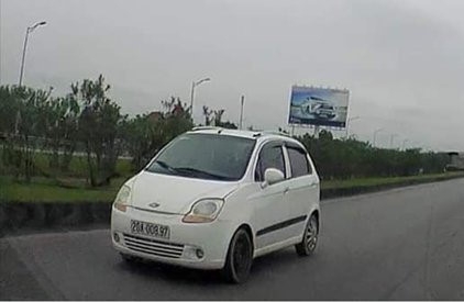 CSGT triệu tập chủ xe chạy ngược chiều trên cao tốc